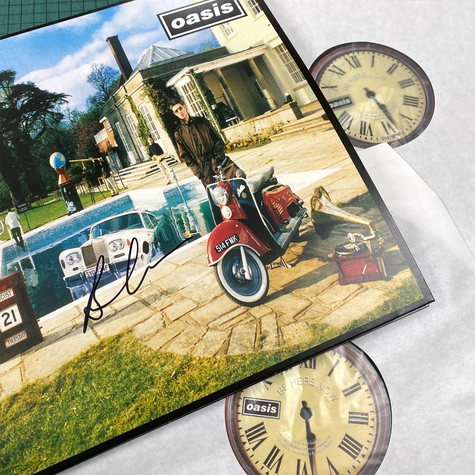 Oasis - Be Here Now - Unplayed Vinyl - Signed - Image 2