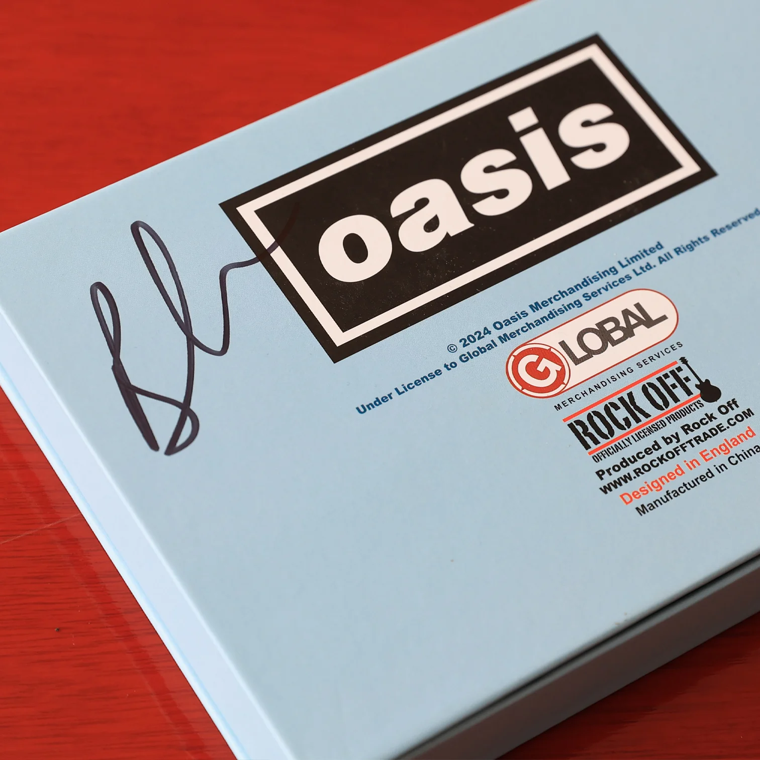 Oasis Collectable Pin Badge Box Set - New Item - Image 2