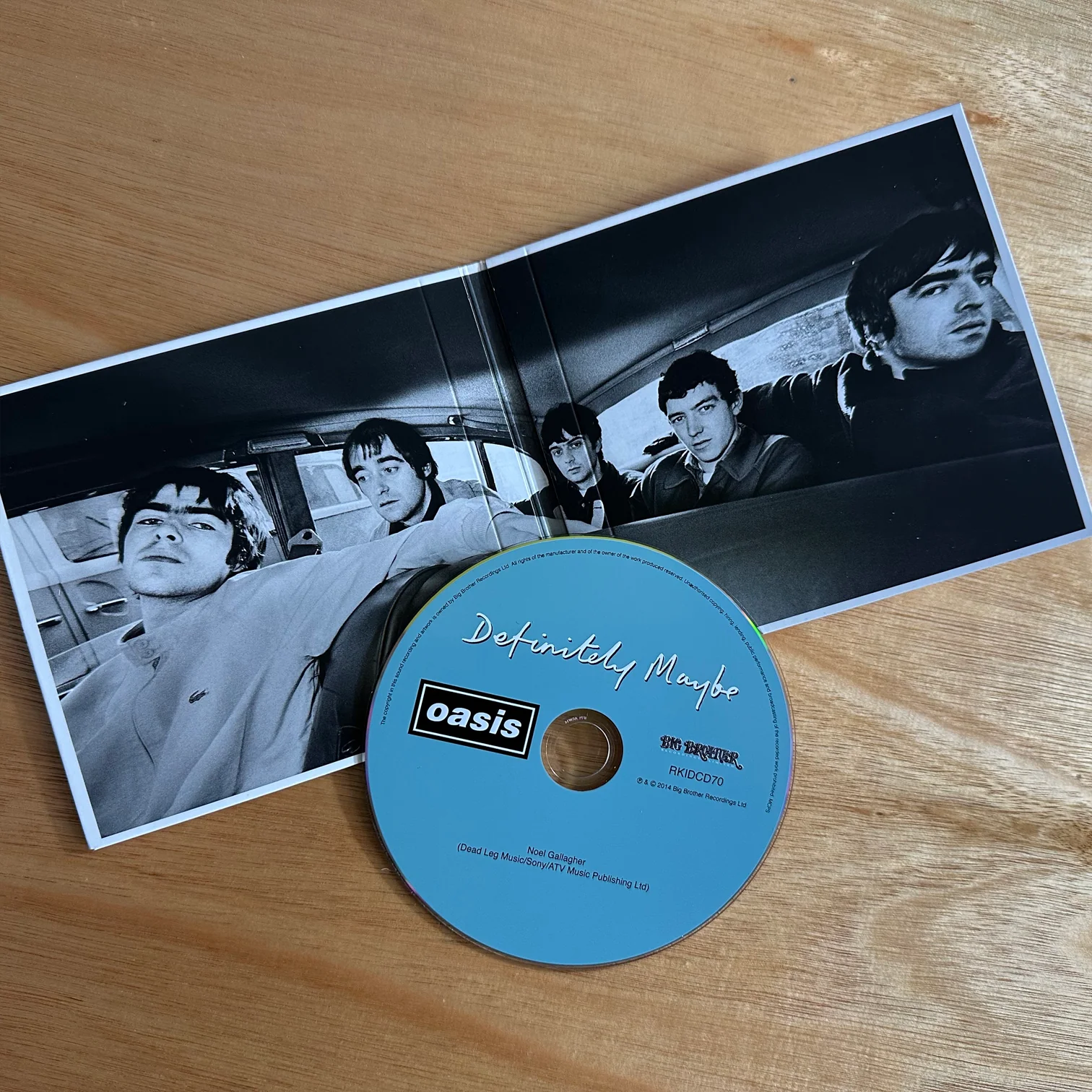 Oasis - Definitely Maybe - Unplayed CD - Signed - New Item - Image 2