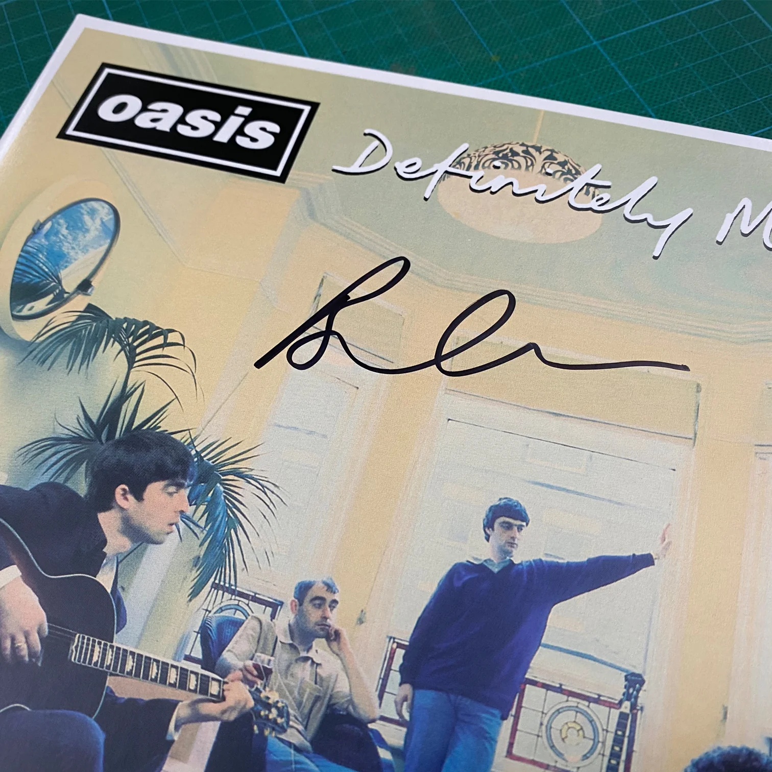Oasis - Definitely Maybe - Unplayed Vinyl - Signed - New Item - Image 4