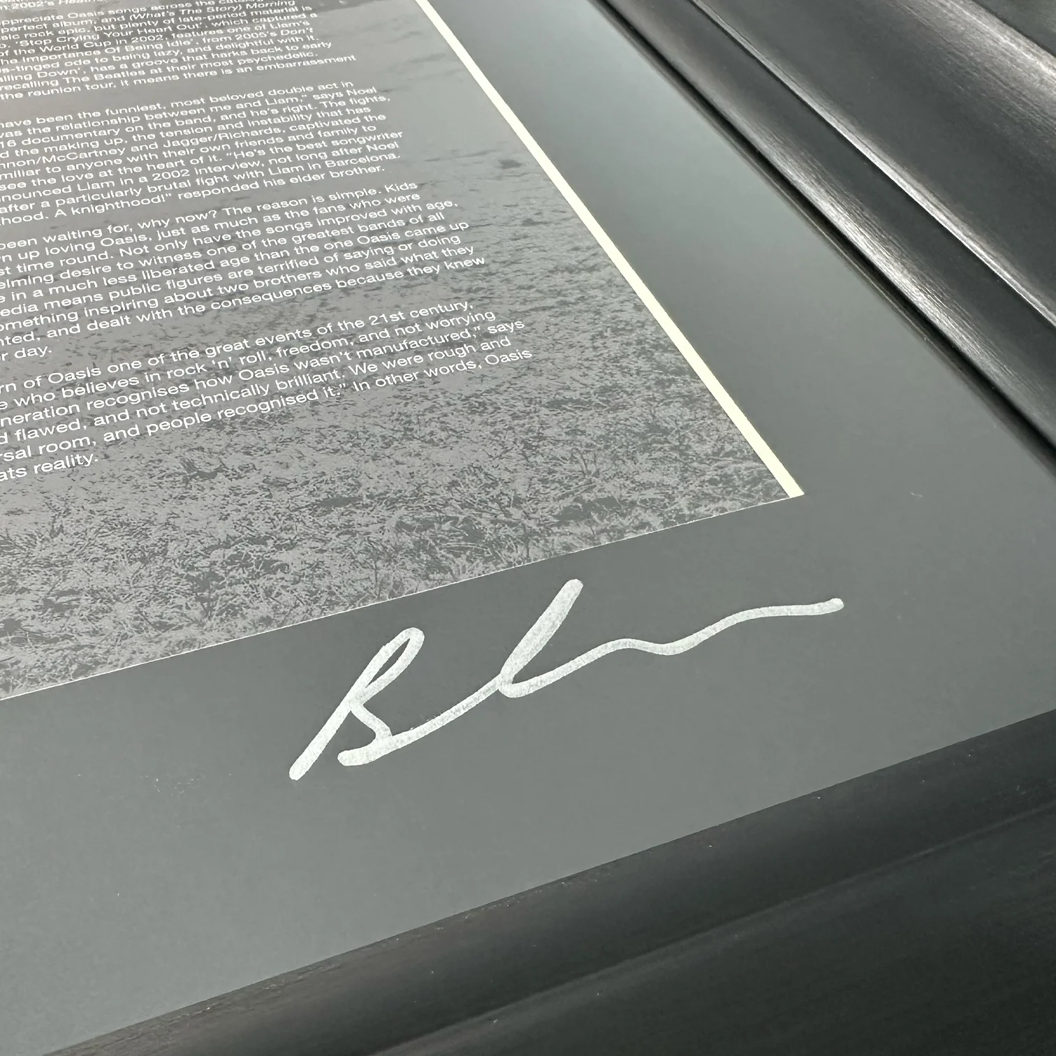 Oasis 'Fade Away' Tour Programme Framed - New Item - Image 4