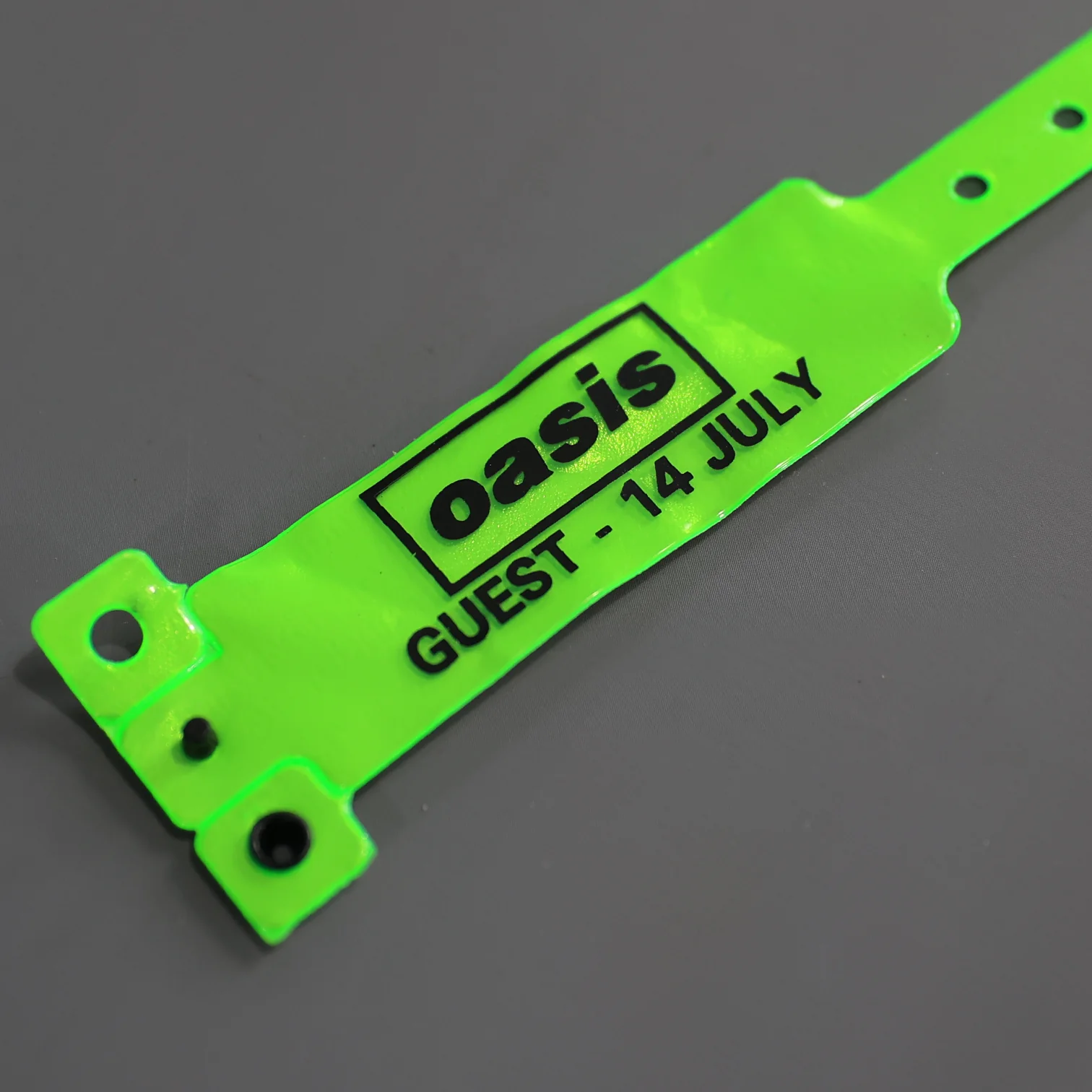 Oasis - UNUSED Irvine Beach 14th July Guest Wristband - New Item