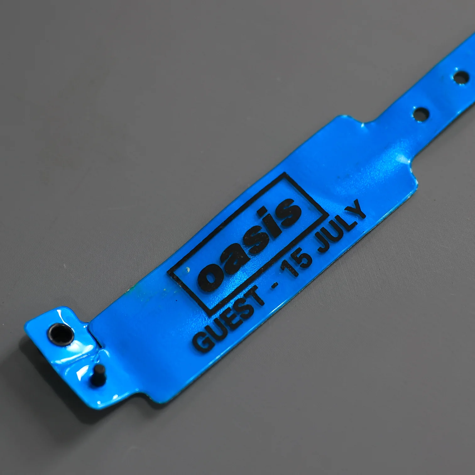 Oasis - UNUSED Irvine Beach 15th July Guest Wristband - New Item